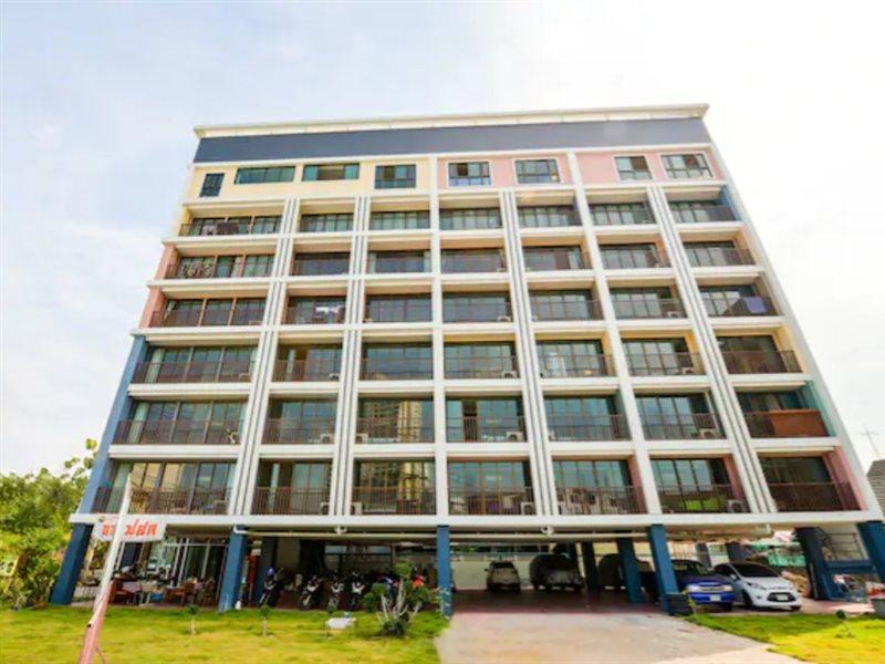 Super Oyo 458 Nakorn Siam Boutique Hotel Pattaya Buitenkant foto