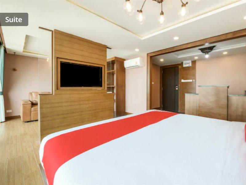 Super Oyo 458 Nakorn Siam Boutique Hotel Pattaya Buitenkant foto