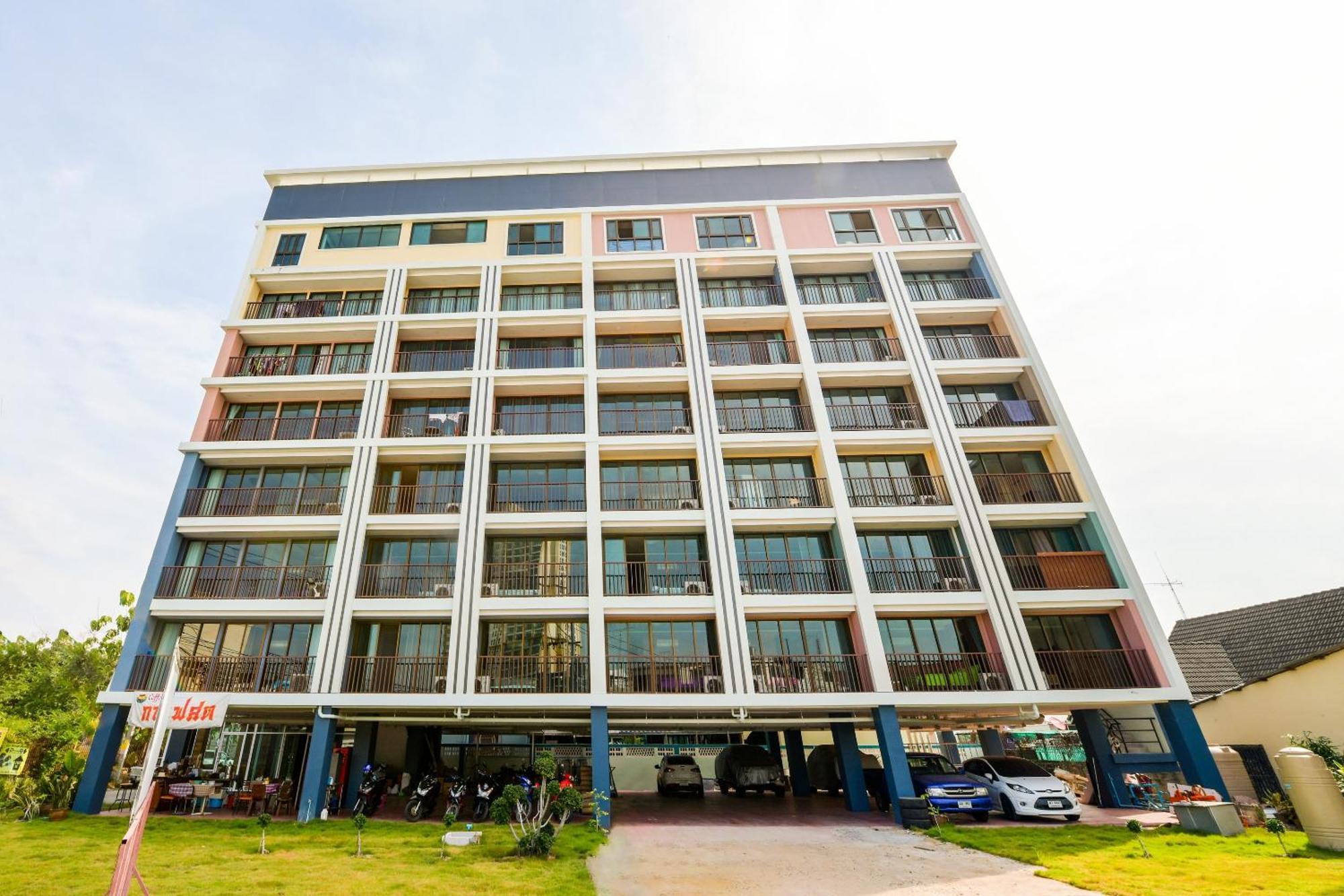 Super Oyo 458 Nakorn Siam Boutique Hotel Pattaya Buitenkant foto