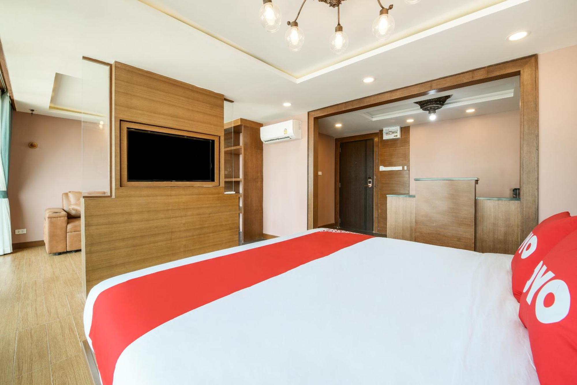 Super Oyo 458 Nakorn Siam Boutique Hotel Pattaya Buitenkant foto